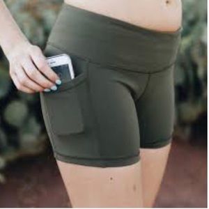 Senita rio shorts in green